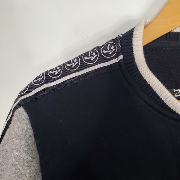 Zumba Keep Dancing Bomber Jacket Bold Black Fitness Wear Zwear Size Medium - Picture 6 of 11